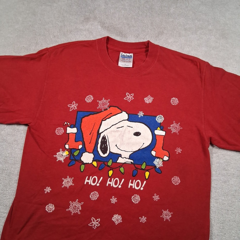 Gildan T-Shirt Mens Medium Red Snoopy Christmas Ho Ho Ho Peanuts Graphic Tee